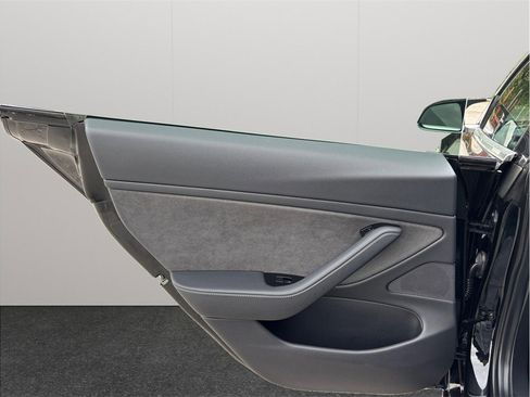 Used 2018 Tesla Model 3 Mid Range image 34