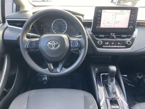 Used 2020 Toyota Corolla LE FWD image 12