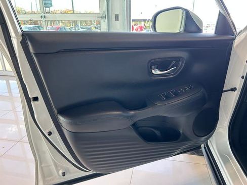 Used 2024 Honda HR-V LX image 13