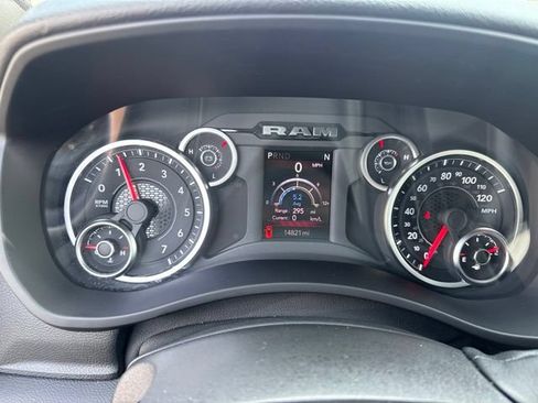 Used 2025 RAM 2500 Big Horn AWD/4WD image 8