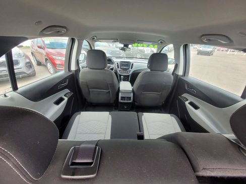 Used 2021 Chevrolet Equinox LS image 10