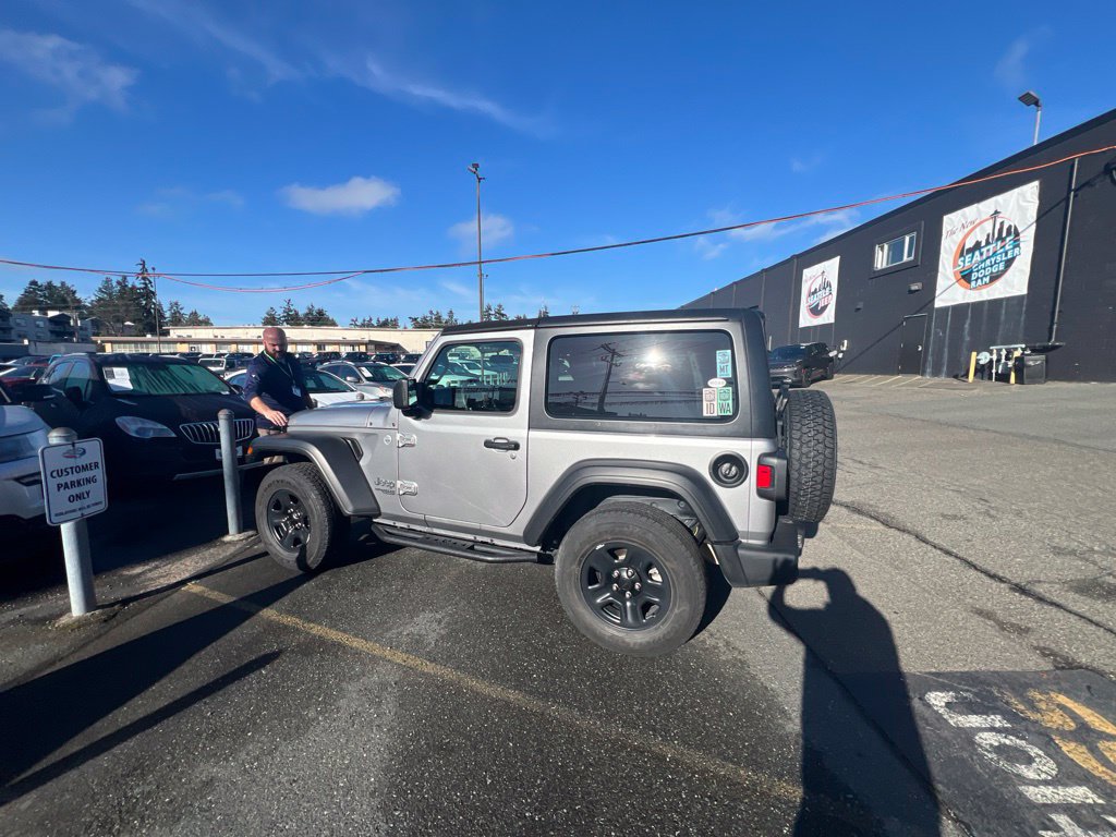 Used 2021 Jeep Wrangler Sport AWD/4WD image 3