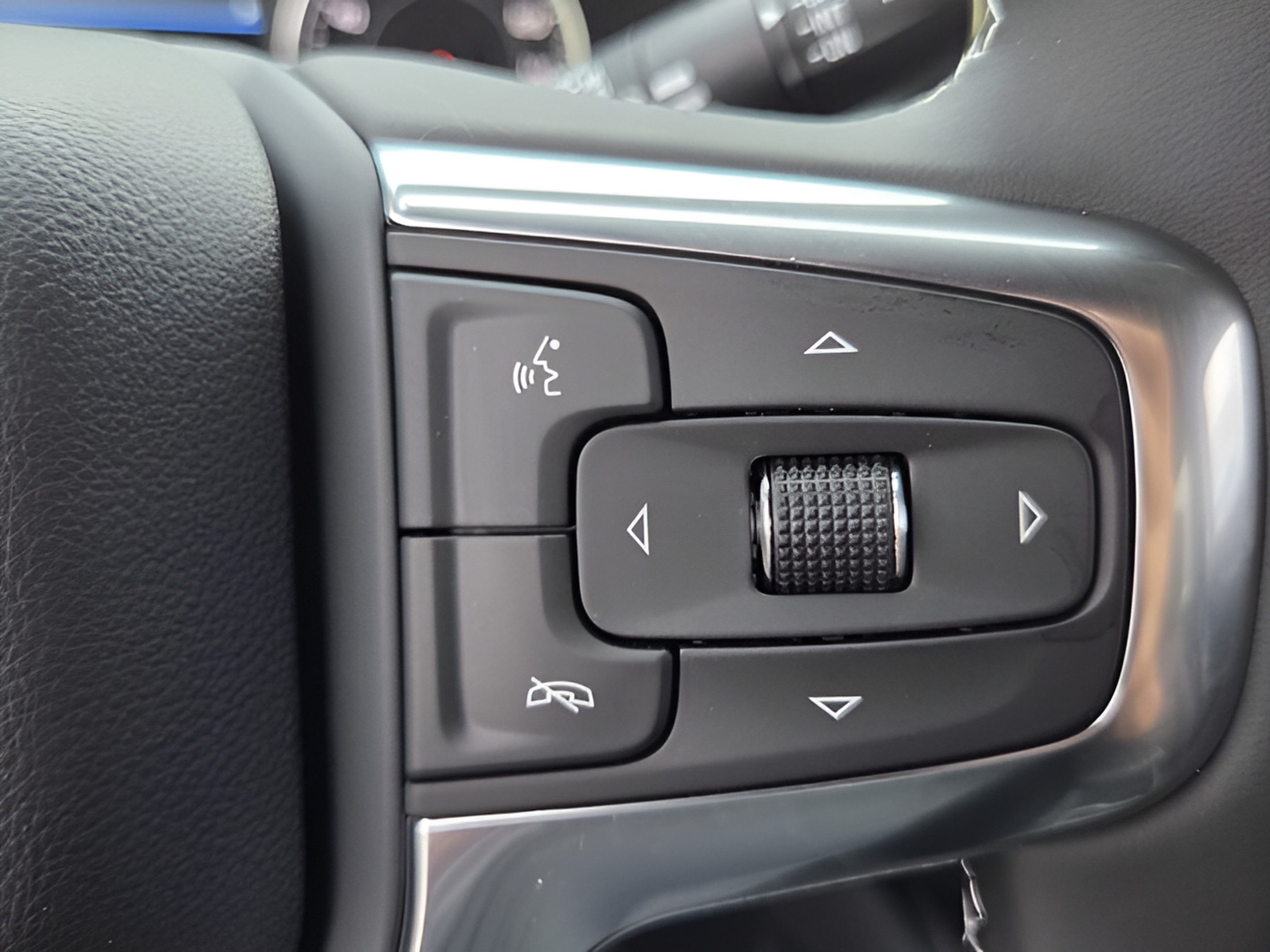 New 2026 Chevrolet Blazer LT w/ Sound & Technology Package FWD image 25