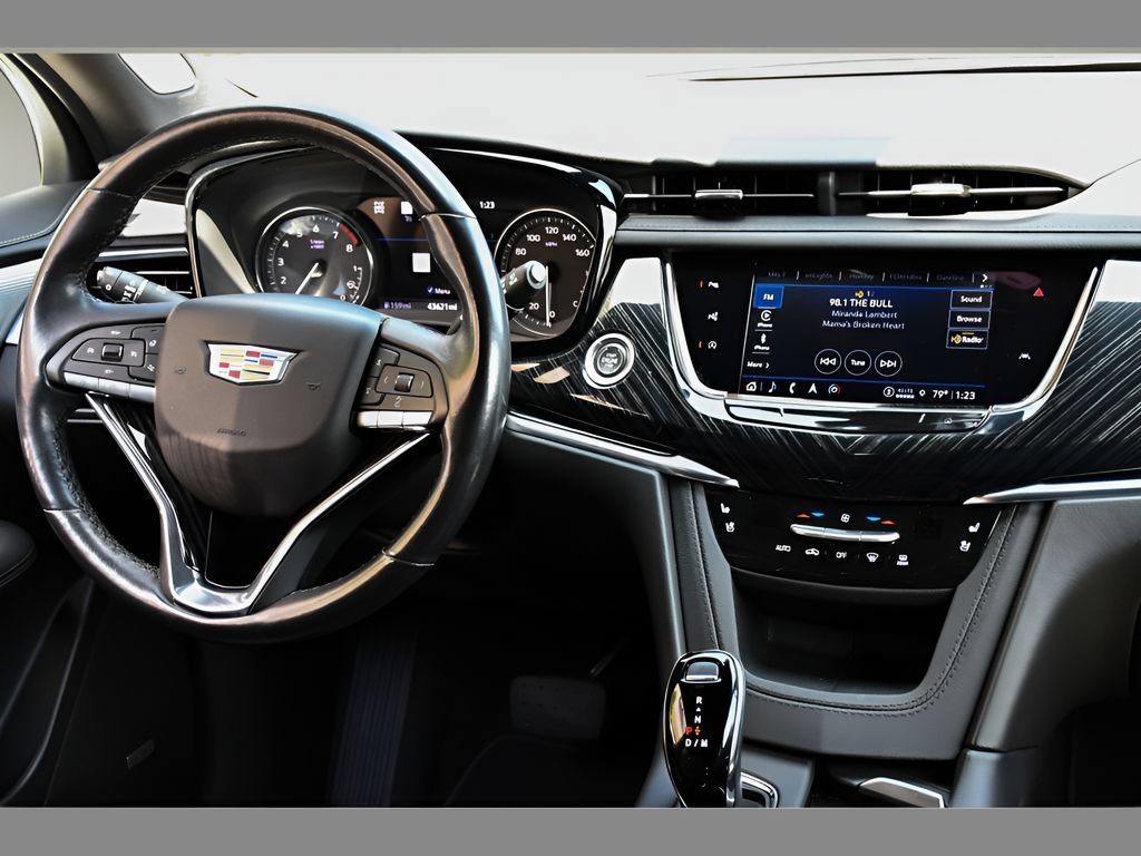 Used 2023 Cadillac XT6 Premium Luxury w/ Technology Package AWD/4WD image 18