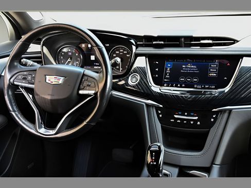Used 2023 Cadillac XT6 Premium Luxury w/ Technology Package AWD/4WD image 18
