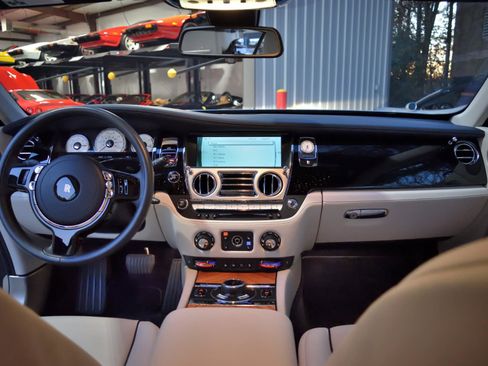 Used 2016 Rolls-Royce Wraith RWD image 11