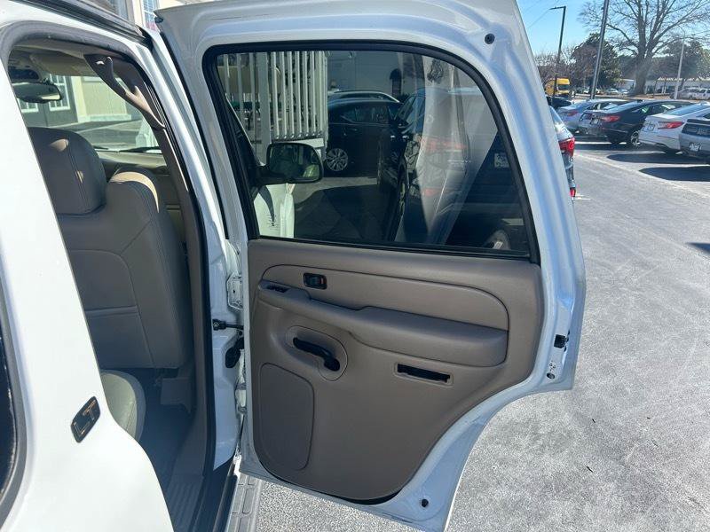 Used 2005 Chevrolet Tahoe LT w/ LT Preferred Equipment Group AWD/4WD image 14
