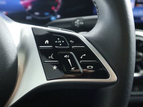 Certified 2025 Mercedes-Benz GLB 250 image 12