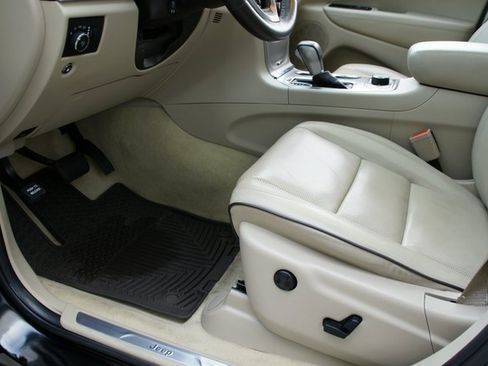 Used 2020 Jeep Grand Cherokee Overland image 14