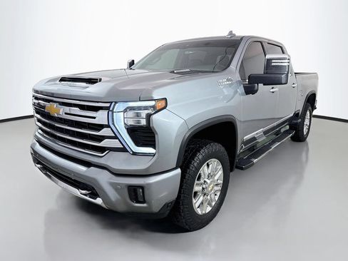 Used 2024 Chevrolet Silverado 3500 High Country AWD/4WD image 3