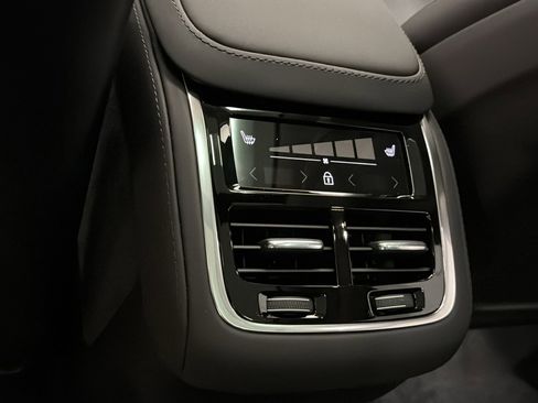 Used 2026 Volvo XC90 B5 Plus image 28