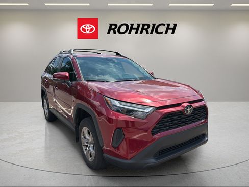Used 2023 Toyota RAV4 XLE w/ Convenience Package AWD/4WD image 4