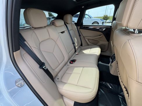 New 2026 Porsche Macan image 27