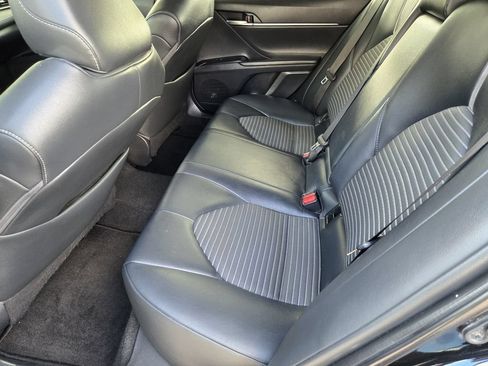 Used 2019 Toyota Camry SE FWD image 19
