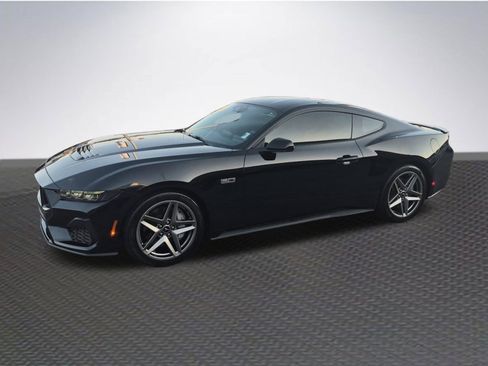 Used 2025 Ford Mustang GT image 2