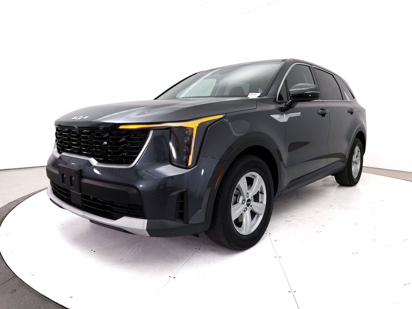 Used 2024 Kia Sorento LX FWD image 14