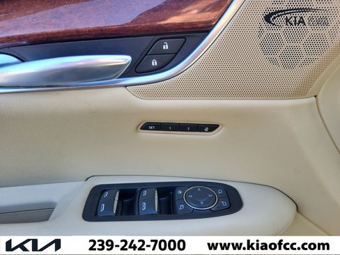 Used 2019 Cadillac XT5 Premium Luxury FWD image 23