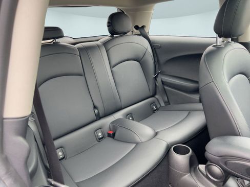 Used 2019 MINI Cooper 2-Door Hardtop image 26