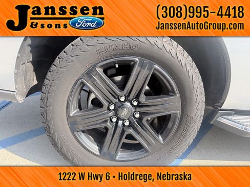 Used 2020 Ford Expedition XLT w/ Equipment Group 202A AWD/4WD image 30