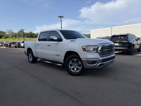 Used 2023 RAM 1500 Laramie AWD/4WD image 3