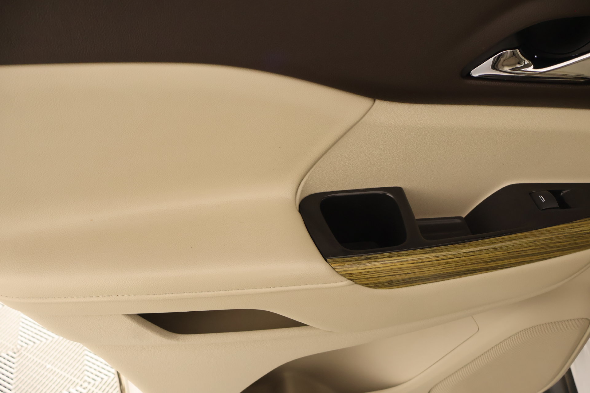 Used 2019 GMC Acadia Denali FWD image 18