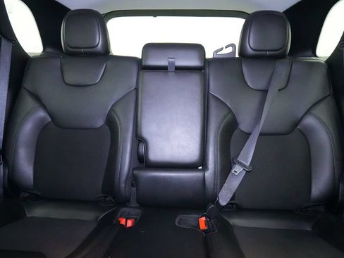 Used 2021 Jeep Cherokee Latitude Plus AWD/4WD image 18