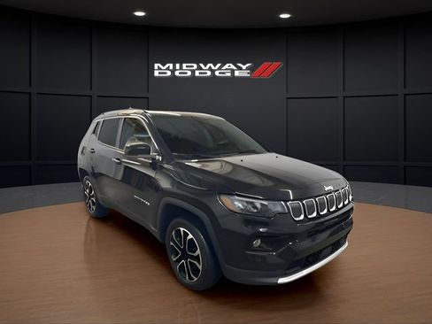 Used 2022 Jeep Compass Limited image 2
