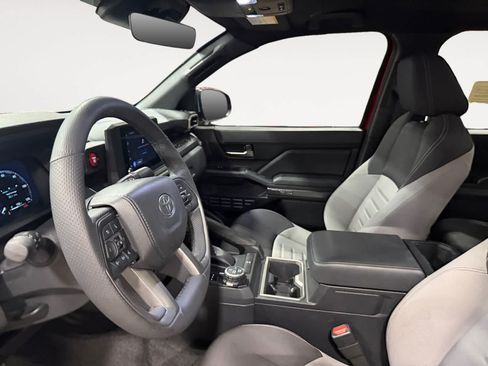 Used 2025 Toyota Tacoma TRD Off-Road AWD/4WD image 10