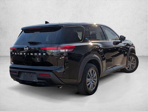 Used 2022 Nissan Pathfinder S image 5