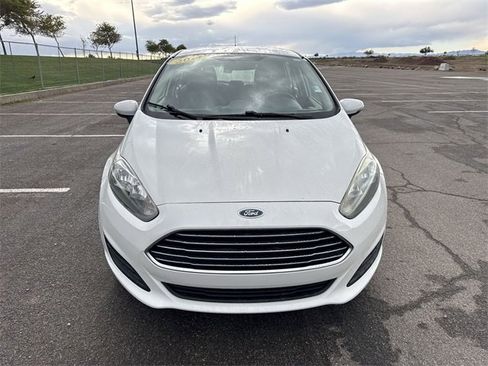 Used 2014 Ford Fiesta SE image 2