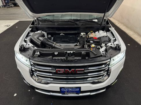 Used 2023 GMC Acadia SLT AWD/4WD image 10