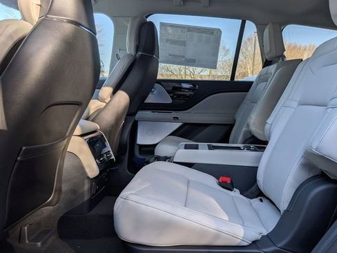 New 2026 Lincoln Aviator Reserve image 13