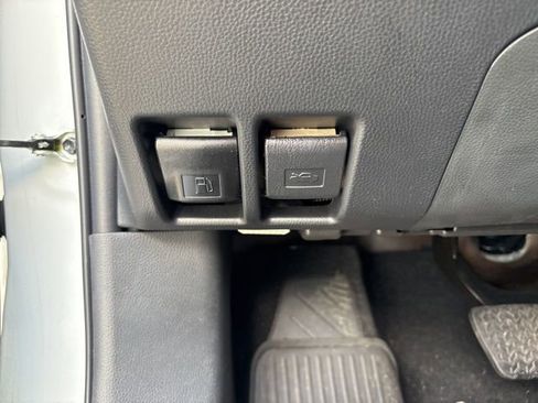 Used 2023 Toyota RAV4 LE image 15