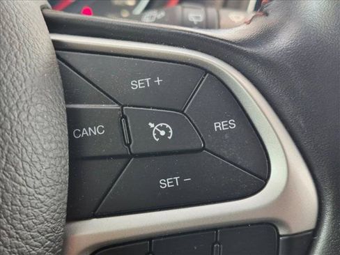 Used 2020 Jeep Compass Trailhawk AWD/4WD image 12