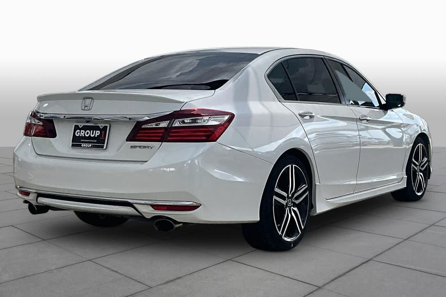 Used 2016 Honda Accord Sport image 12