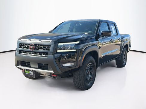 Used 2026 Nissan Frontier PRO-4X AWD/4WD image 3