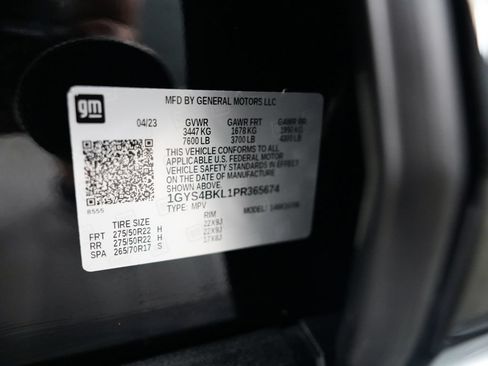 Used 2023 Cadillac Escalade Premium Luxury AWD/4WD image 15