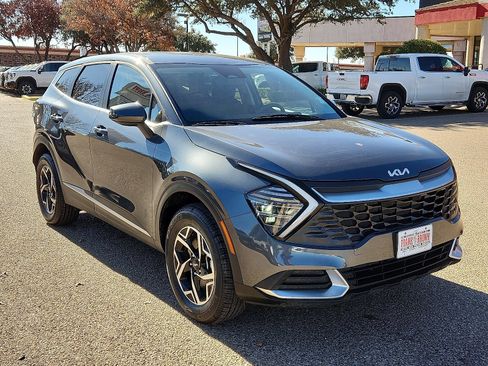 Used 2024 Kia Sportage LX image 6