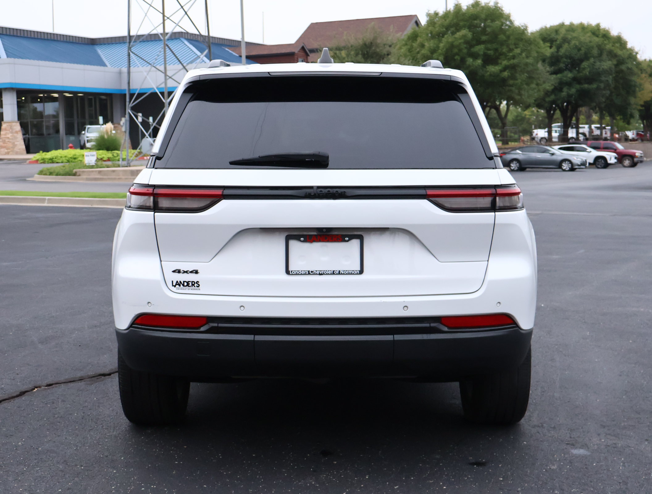 Used 2023 Jeep Grand Cherokee Altitude AWD/4WD image 31