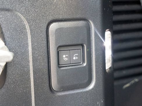 Used 2023 Land Rover Defender 130 SE AWD/4WD image 56