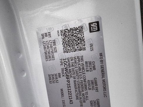 Used 2025 Chevrolet Express 2500 Extended w/ Communications Package image 28