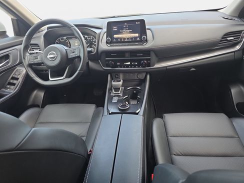 Used 2024 Nissan Rogue SV w/ SV Premium Package AWD/4WD image 9