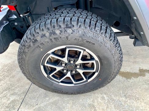 Used 2024 Jeep Wrangler Unlimited Rubicon AWD/4WD image 9