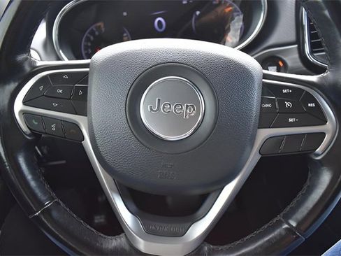 Used 2020 Jeep Grand Cherokee Laredo w/ 18" Wheel & 8.4" Radio Group image 17