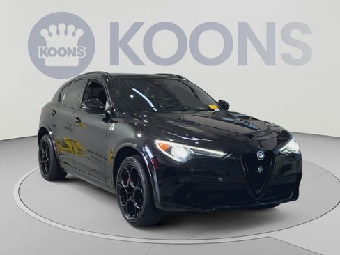 Used 2022 Alfa Romeo Stelvio Quadrifoglio w/ Active Assist Plus Package AWD/4WD image 4