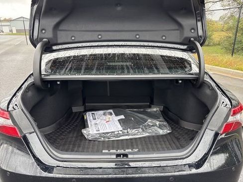 Used 2021 Toyota Camry XSE image 11