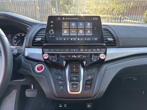 Used 2025 Honda Odyssey EX-L image 24