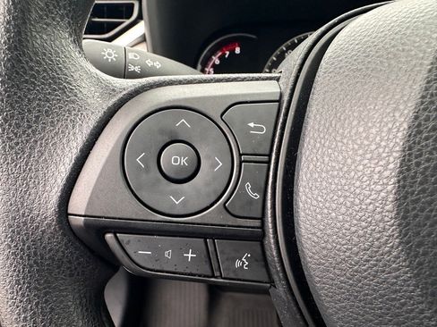 Used 2025 Toyota RAV4 XLE image 18