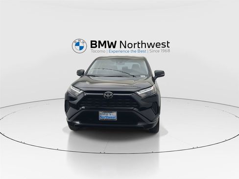 Used 2025 Toyota RAV4 LE AWD/4WD image 8