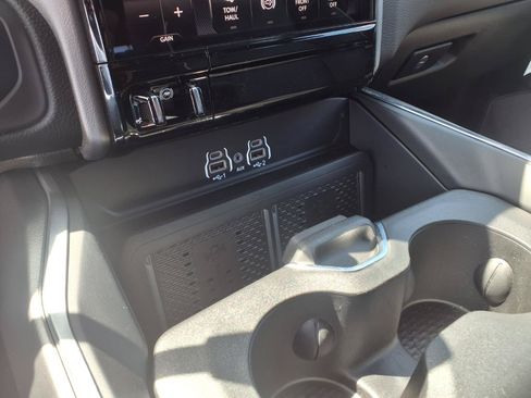 Used 2026 RAM 2500 Laramie AWD/4WD image 19